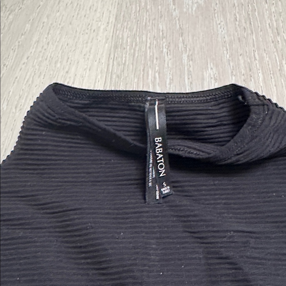 Babaton Black Ribbed Sleeveless Mock Neck Tank Top Size Small - Picture 2 of 4